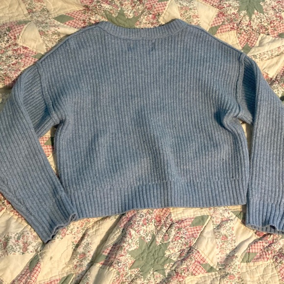 AE Blue Snowdrift Sweater - Picture 2 of 7